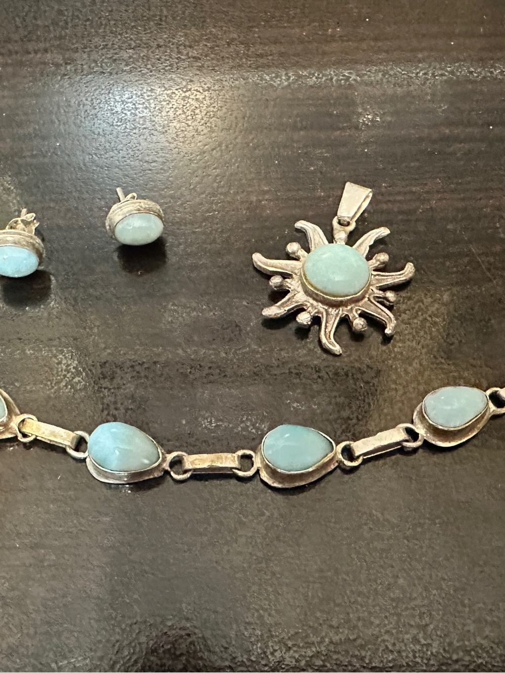 Jewelry set features a matching collection of 925 sterling silver pieces